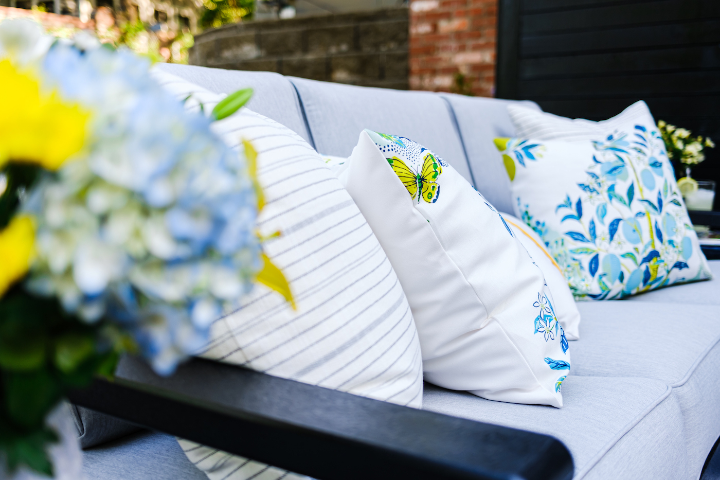 accent-pillow-outdoor-furniture-jana-donohoe-designs