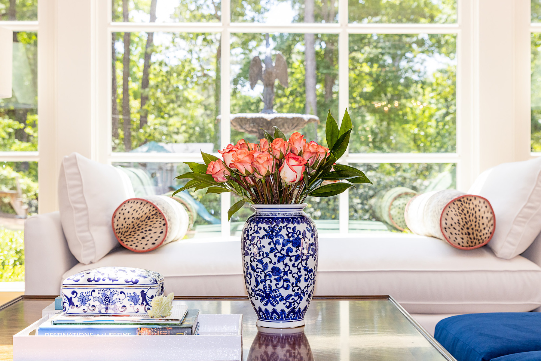 living-room-designer-jana-donohoe-designs-china-blue-and-white-vase