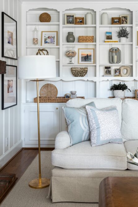 built-in-bookshelves-living-room-interior-design