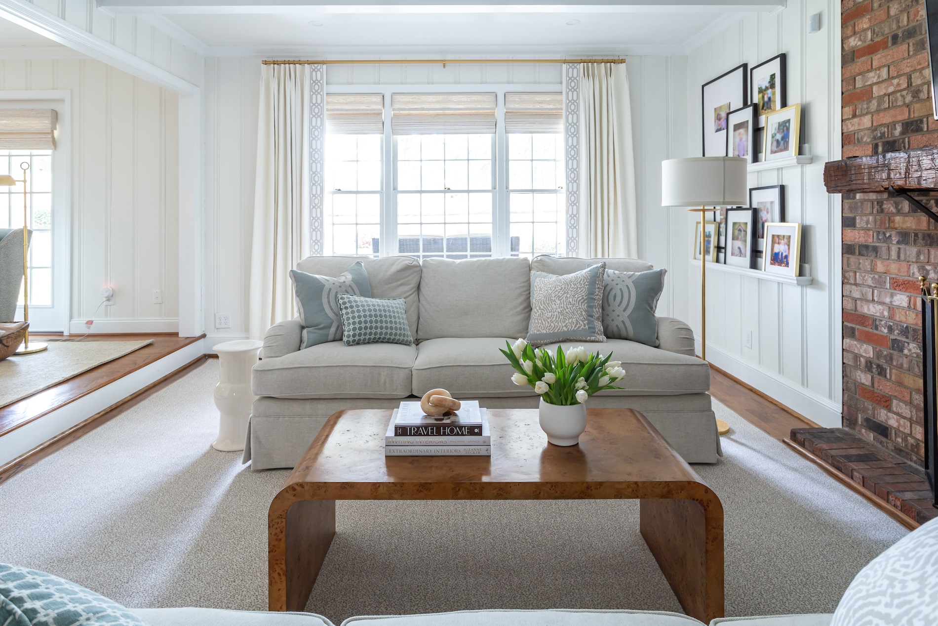living-room-design-custom-window-treatments-jana-donohoe-designs